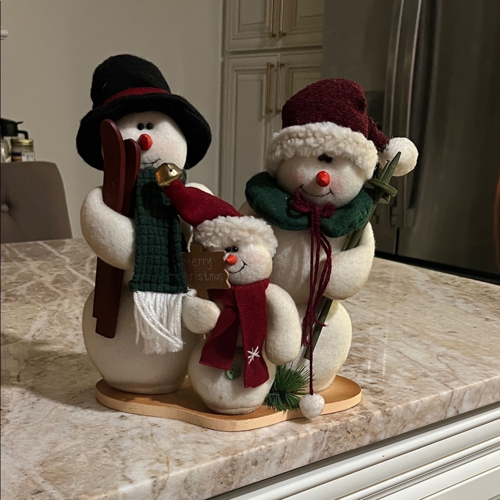 Festive Snowman Family Figurine Set